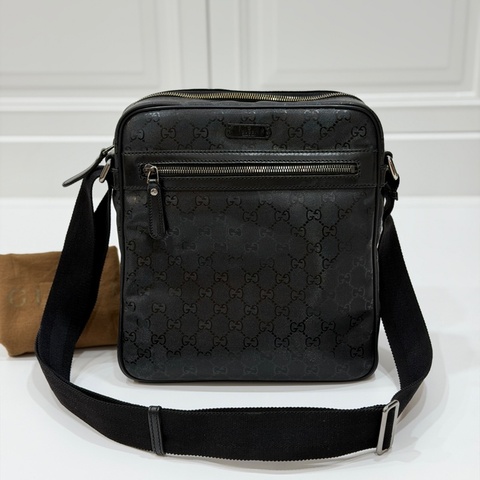 《仙闆名牌精品》Gucci 黑色 GG LOGO 水晶皮 郵差包 相機包 斜背包 肩背包