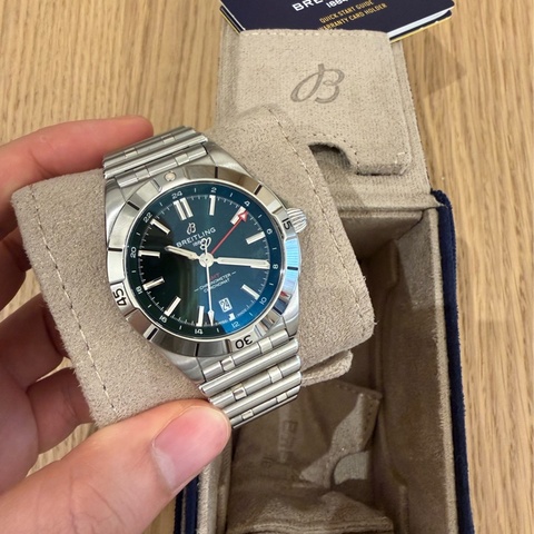 Breitling 百年靈 Chronomat GMT A32398101L1A1