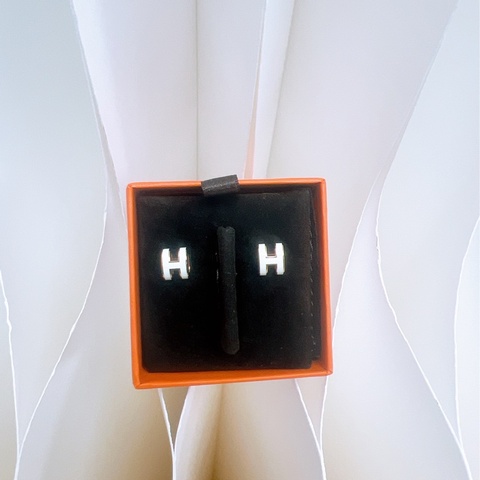 Hernes mini pop h 白色玫瑰金耳環
