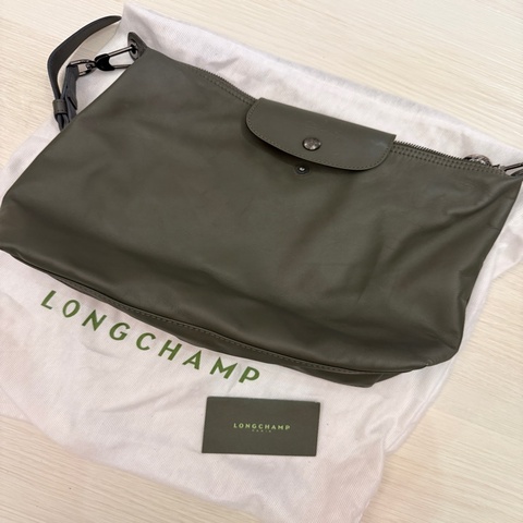 Longchamp Le Pliage Xtra HOBO M號小牛皮肩背包 （冷杉綠色）
