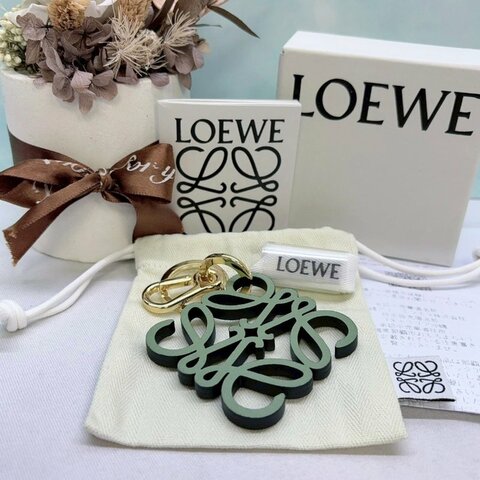 LOEWE Anagram 經典標誌吊飾