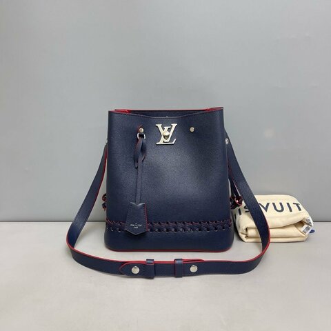 路易威登/Louis Vuitton Lockme Bucke藍色全皮編織水桶包