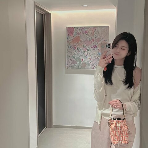 FENDI 橙色經典老花壓紋抽繩 水桶手提肩背斜背包 12*18*10 98新配件塵袋