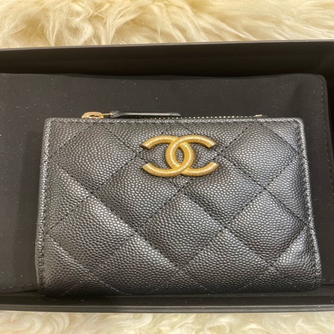 Chanel 牛皮短銀包