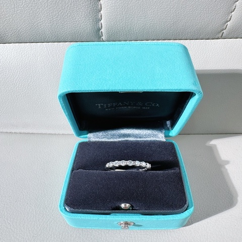 Tiffany蒂芙尼 Forever系列 PT950鉑金 7 鑽 排鑽戒指，53碼，戒寬3mm