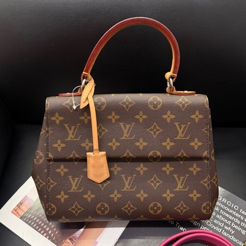 Louis Vuitton 路易威登 老花Cluny克魯尼斜挎