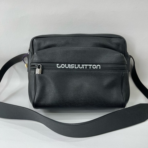 Louis Vuitton 路易威登 Taiga Outdoor 斜挎郵差包