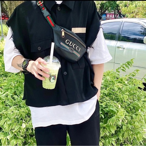 gucci 古馳  黑色全皮腰包小號  男女同款