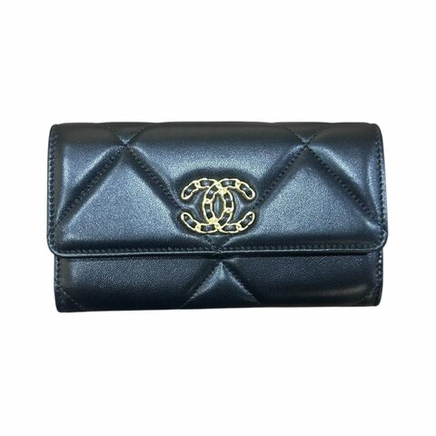 【美收精品】Chanel 19 經典大菱格紋羊皮金銀雙色釦三折中長夾 5-608【隔月月中將轉賣至日本 上架期限30天】