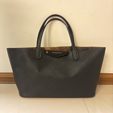 Givenchy Tote Bag 裏面孔雀圖案