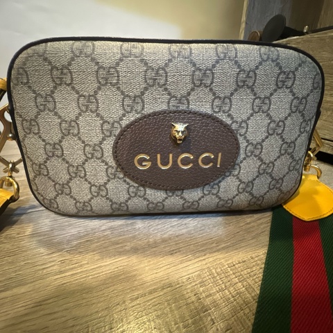 GUCCI 古馳 經典GG Supreme帆布印花雙色織帶相機斜揹包(棕色