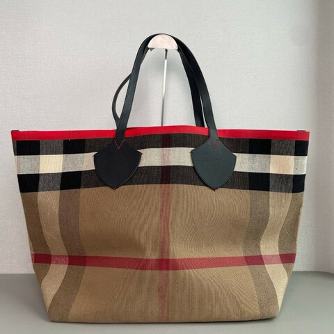 Burberry 超大號托特包 經典格紋
98新✨️