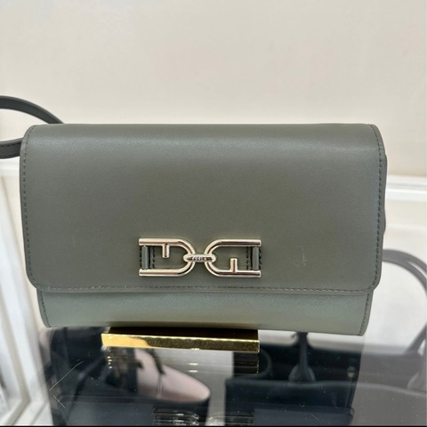FURLA全新斜背WOC