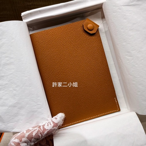 Hermes 99新閒置 棕色護照夾 Epsom皮