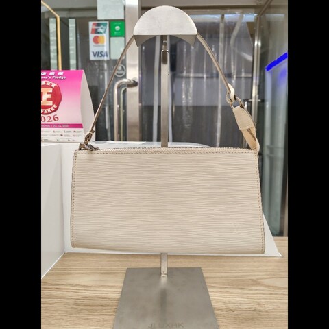 Lv Epi Pochette
