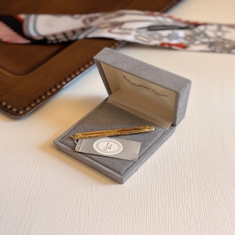 Dior 迪奧 中古老花金色木紋雕刻領帶夾 (附原裝盒及吊牌)