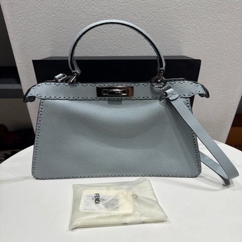芬迪FENDI peekaboo中號手袋