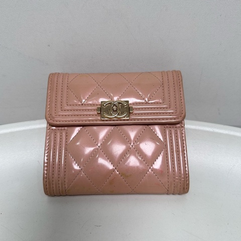 Chanel香奈兒 粉色漆皮三折錢包