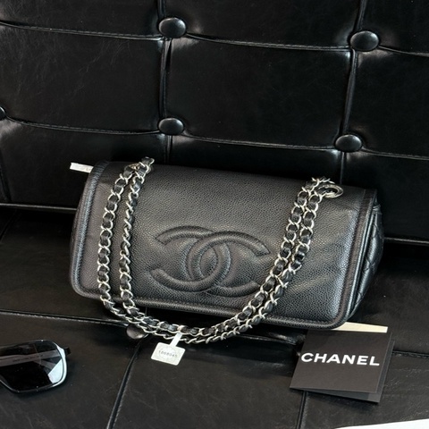 Chanel 荔枝皮單肩斜挎包，雙C大logo，24.5*11*15.5