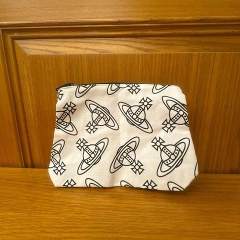 全新 Vivienne Westwood 化妝包