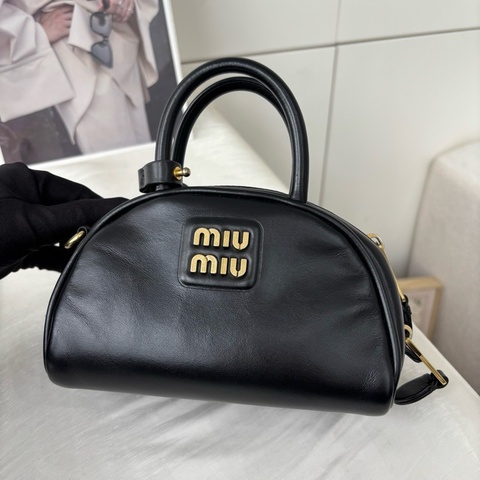 Miumiu繆繆 迷你黑金餃子包手提包單肩包
