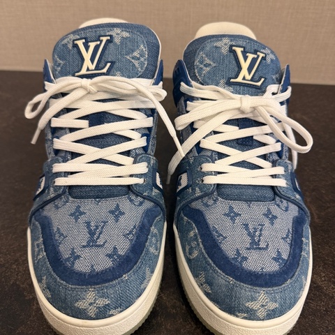 Louis Vuitton (LV) 滿版logo牛仔鞋