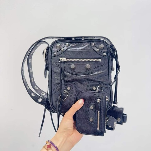 Balenciaga 巴黎世家 經典款單肩斜挎包 男女同款