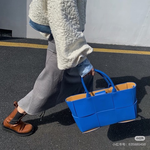 💙 BOTTEGA VENETA Arco 藍色編織子母手提托特包 💙
