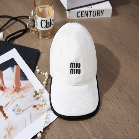 MIUMIU 帽子