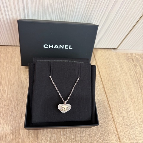 Chanel 愛心水鑽項鍊
