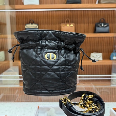 迪奧  dior黑金羊皮miss caro抽繩水桶
