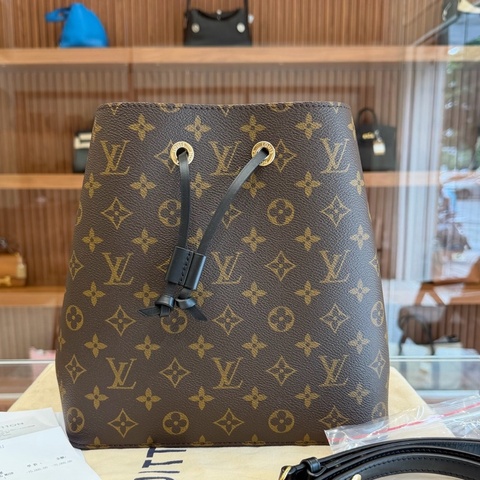 Louis Vuitton 路易威登 黑水桶（芯片款）