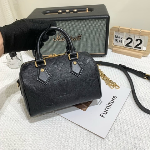Lv speedy20全黑壓紋🖤