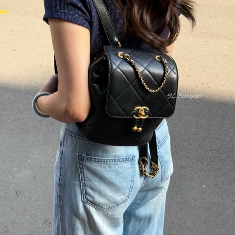 S5547-CHANEL 黑羊皮小金球口蓋後背包AS4866