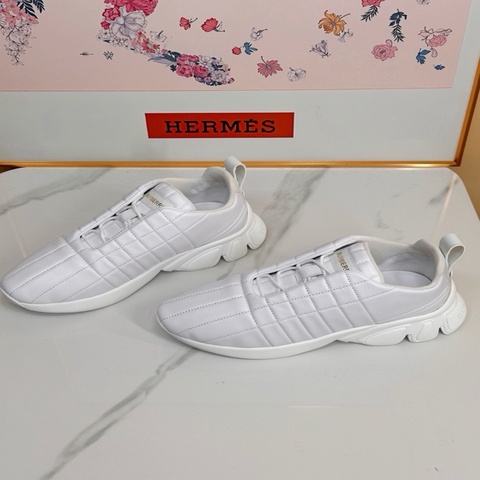 BURBERRY 巴寶莉 白色銜縫全皮系帶休閒鞋  尺碼 41有其它碼配塵袋