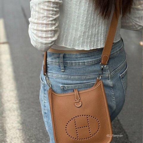 Y2064-Hermes  37金棕TC皮Mini Evelyne16斜背包