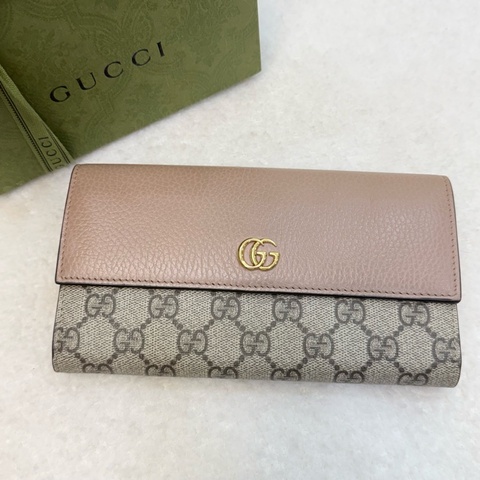Gucci 原花拚粉膚色牛皮下蓋金釦GG長夾