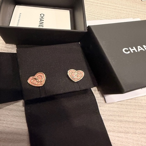 Chanel 愛心粉色耳環