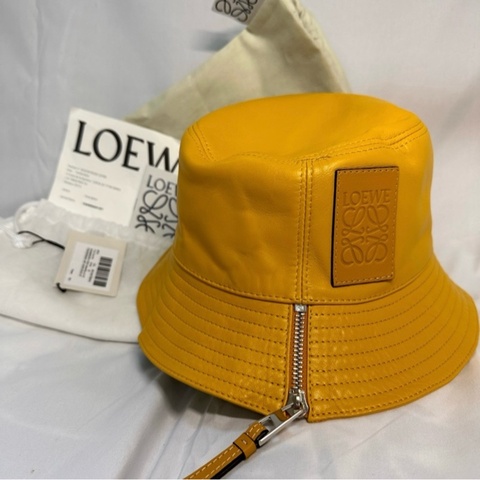 LOEWE 小羊皮漁夫帽