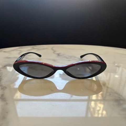 Chanel 紅邊貓眼墨鏡