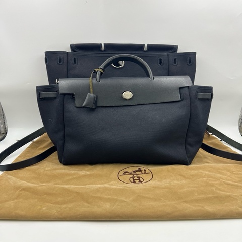 【超高性價比✨ 全網最低價！】Hermes中古款 Herbag黑色雙肩包 有替換袋（下單前先詢問庫存❗️❗️）
