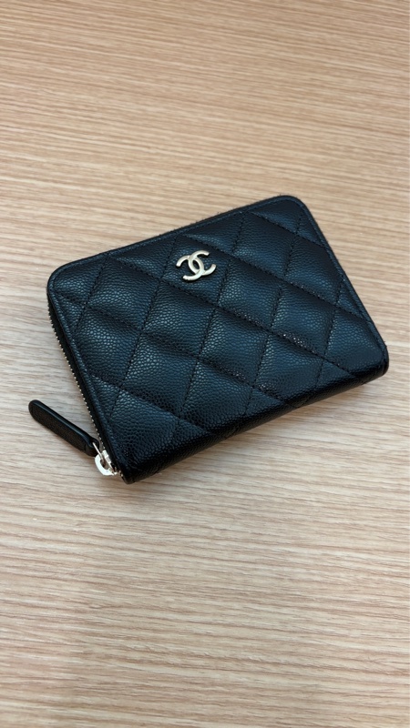 Chanel 25S 拉鍊對開短夾  荔枝牛皮