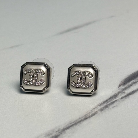 Chanel 22C 早春度假 小方塊耳環