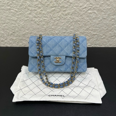 ❤️Chanel香奈兒22B CF藍色牛仔丹寧小號鏈條包單肩包腋下包 淺藍色 芯片款
