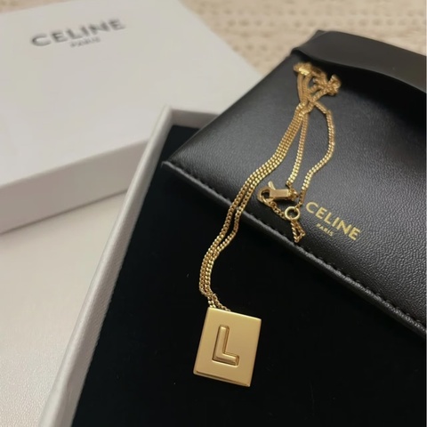Celine • 經典字母L淡金項鍊 全配🈶盒
