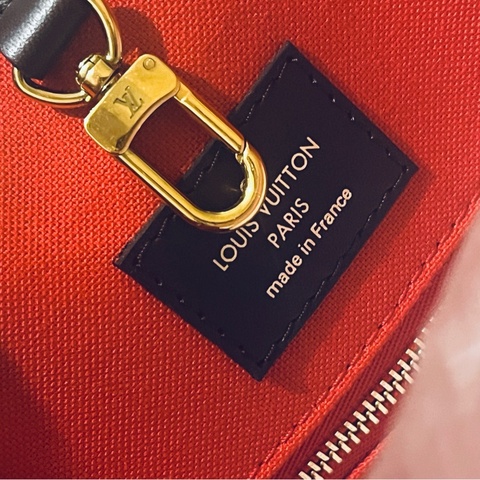 《選品》 市價12萬Louis Vuitton路易威登經典ONTHEGO Monogram Reverse托特/肩背起來