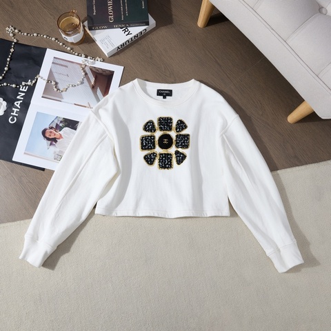 Chanel Tweed山茶花短衛衣