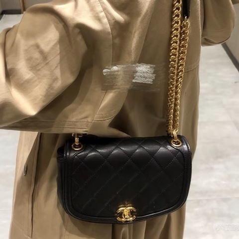 99新優惠價😍Chanel香奈兒黑金牛皮半月鏈條馬鞍包手提包單肩斜挎包