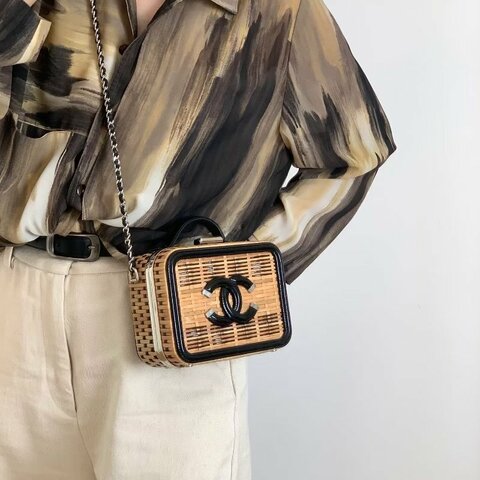 Chanel Vanity竹編黑銀相機包中號   21*16*10 99新配件盒 塵袋 保卡