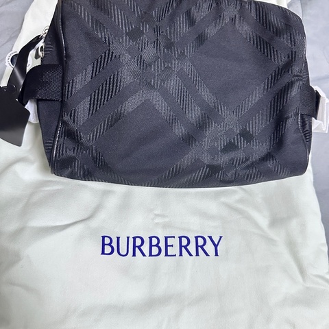 Burberry 黑色緹花尼龍胸包 腰包 斜背包 全新吊牌未使用